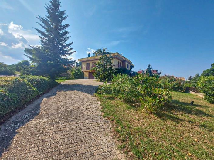 Image No.6-4 Bed Villa for sale