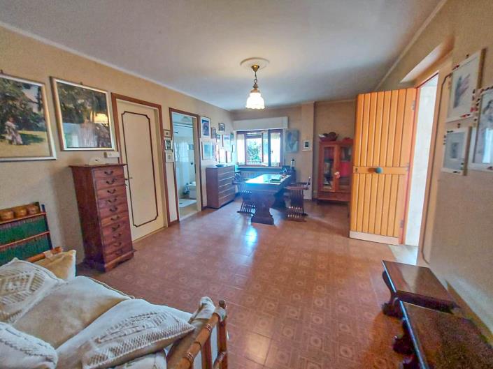 Image No.10-4 Bed Villa for sale