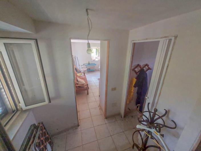 Image No.5-2 Bed Country Property for sale