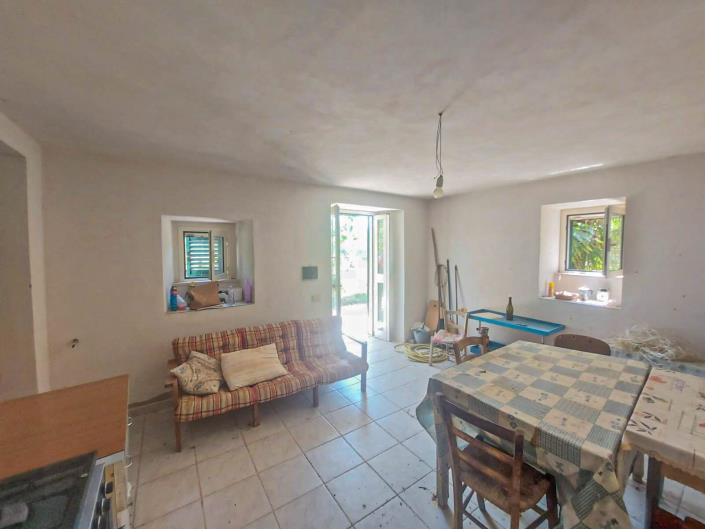 Image No.10-2 Bed Country Property for sale