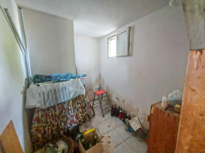 Image No.12-2 Bed Country Property for sale