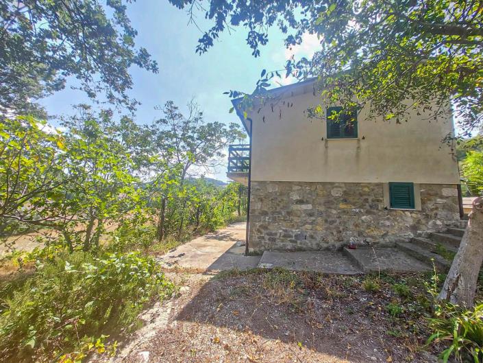 Image No.26-2 Bed Country Property for sale