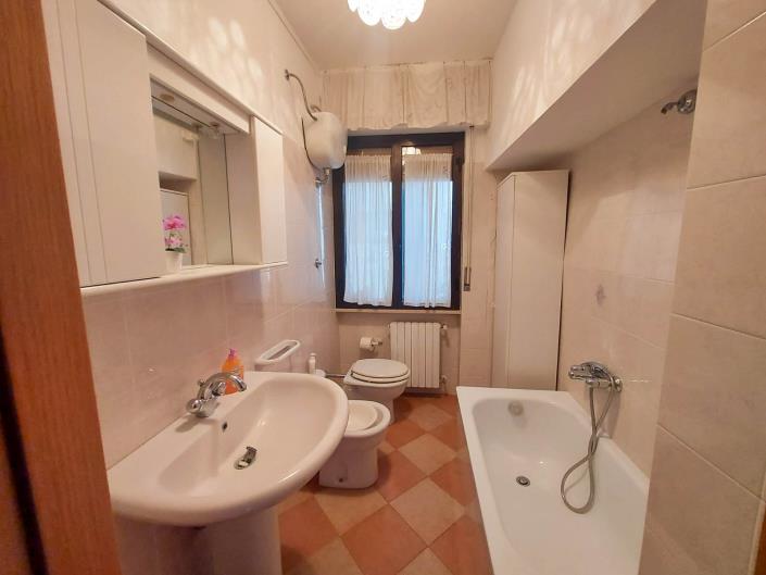 Image No.17-4 Bed Village House for sale