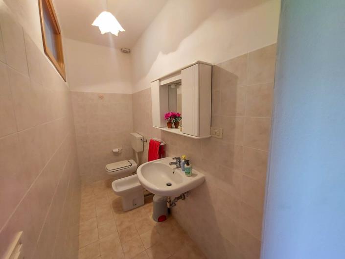 Image No.25-4 Bed Village House for sale