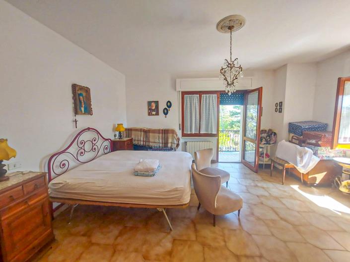 Image No.28-5 Bed Villa for sale