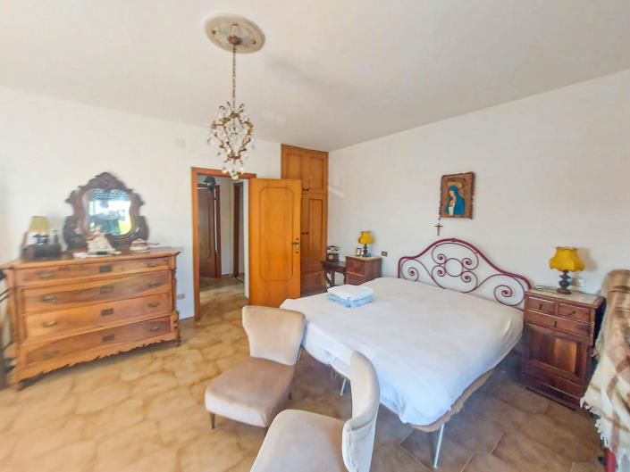 Image No.30-5 Bed Villa for sale