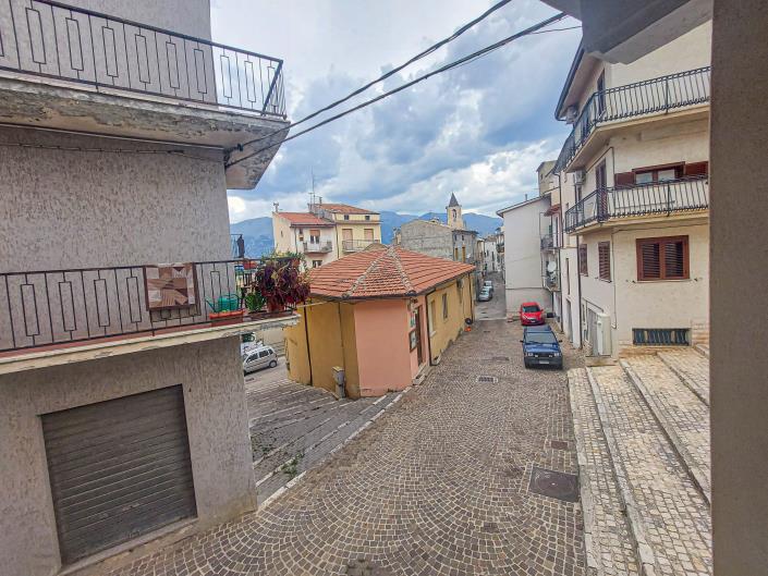 Image No.11-1 Bed Townhouse for sale