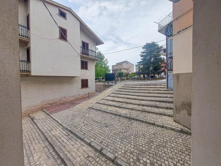 Image No.12-1 Bed Townhouse for sale