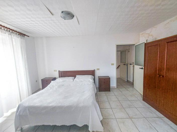 Image No.16-1 Bed Townhouse for sale