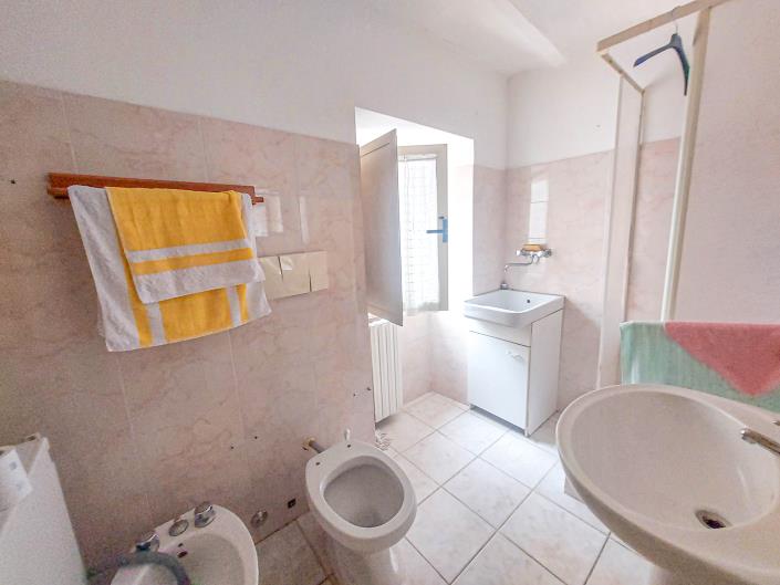 Image No.19-1 Bed Townhouse for sale