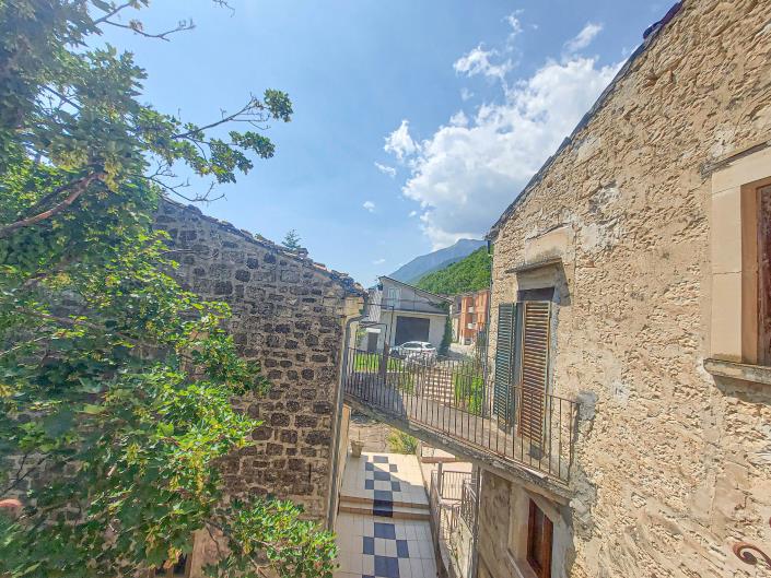 Image No.12-2 Bed Townhouse for sale