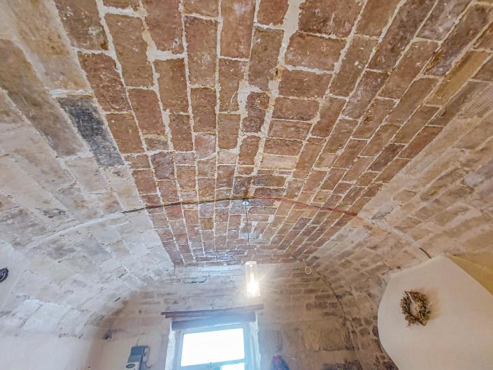 Image No.16-2 Bed Townhouse for sale