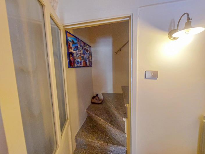 Image No.18-2 Bed Townhouse for sale