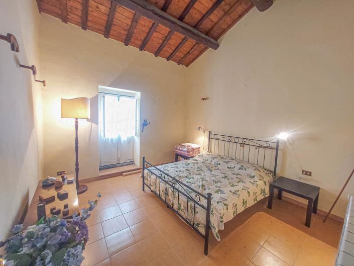 Image No.21-2 Bed Townhouse for sale