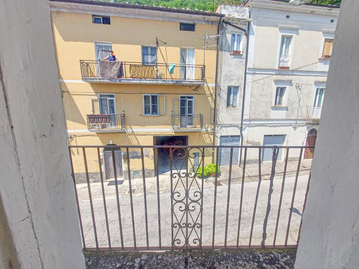 Image No.23-2 Bed Townhouse for sale