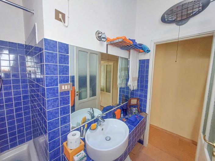 Image No.30-2 Bed Townhouse for sale