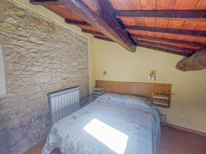 Image No.33-2 Bed Townhouse for sale