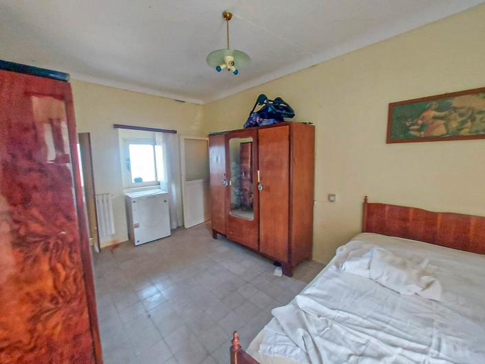 Image No.18-2 Bed Semi-Detached for sale