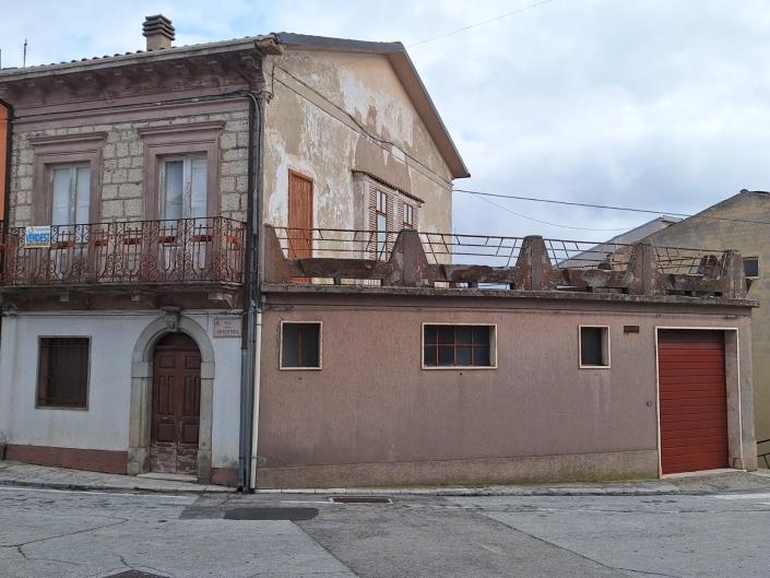 Image No.2-2 Bed Townhouse for sale