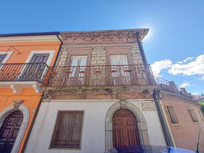 Image No.3-2 Bed Townhouse for sale