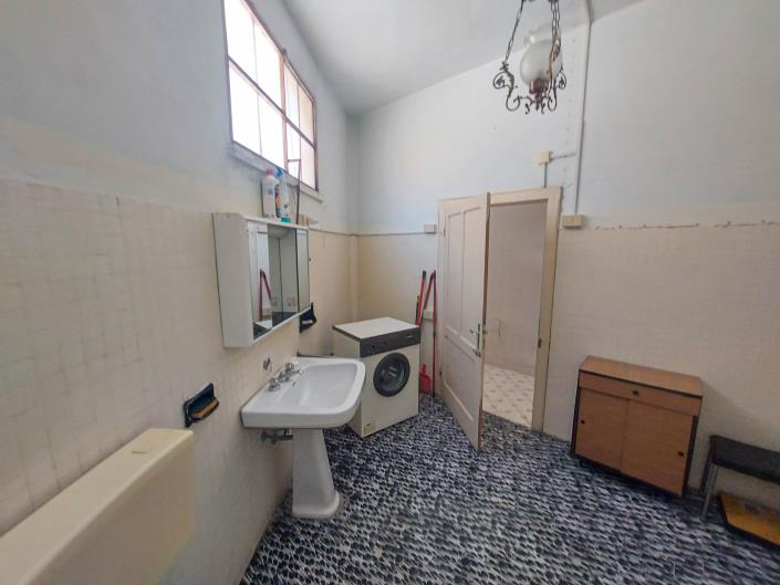 Image No.21-2 Bed Townhouse for sale