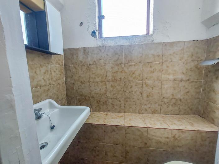 Image No.26-2 Bed Townhouse for sale