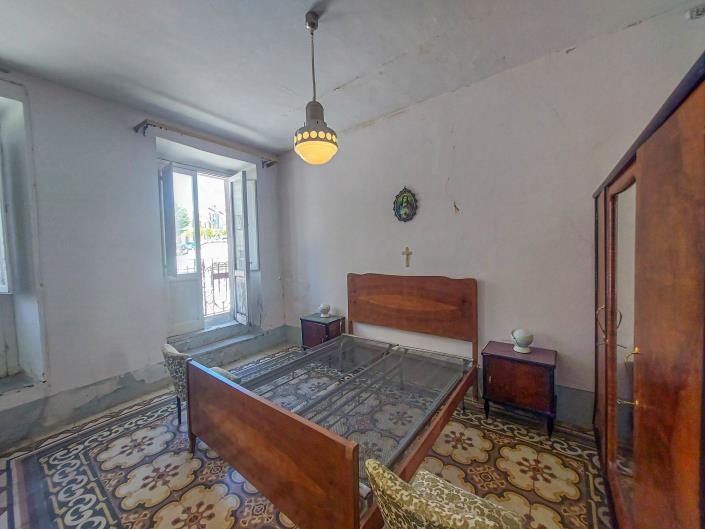 Image No.31-2 Bed Townhouse for sale