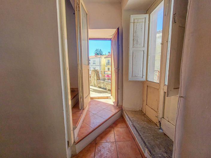 Image No.36-2 Bed Townhouse for sale