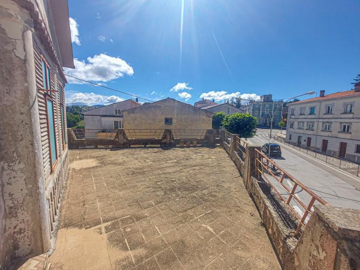 Image No.37-2 Bed Townhouse for sale