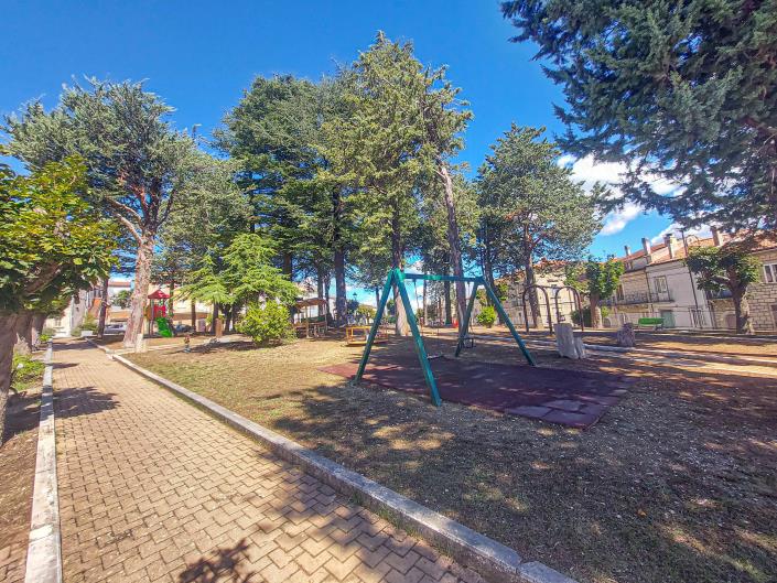 Image No.51-2 Bed Townhouse for sale