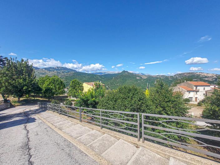 Image No.57-2 Bed Townhouse for sale