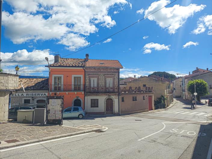 Image No.60-2 Bed Townhouse for sale