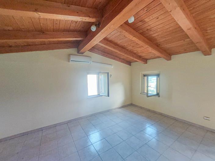 Image No.3-2 Bed Semi-Detached for sale