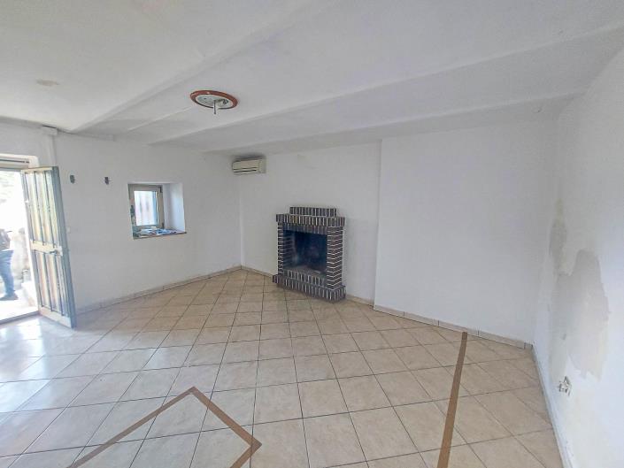 Image No.4-2 Bed Semi-Detached for sale