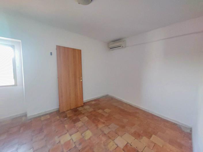 Image No.5-2 Bed Semi-Detached for sale