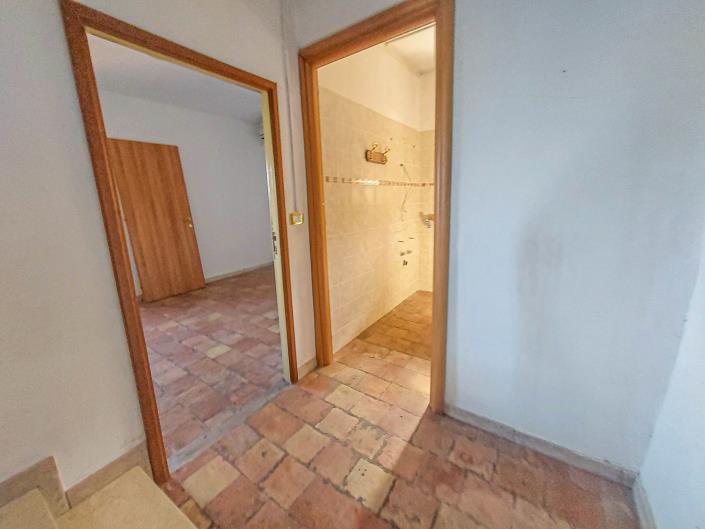 Image No.32-2 Bed Semi-Detached for sale