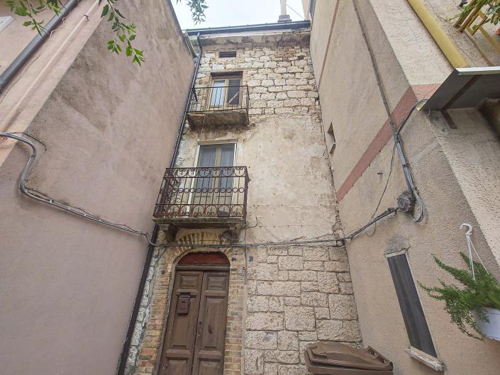 Image No.9-2 Bed Townhouse for sale