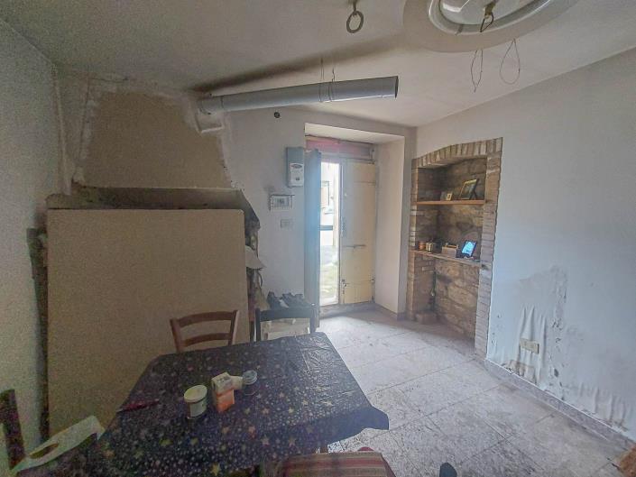 Image No.13-2 Bed Townhouse for sale