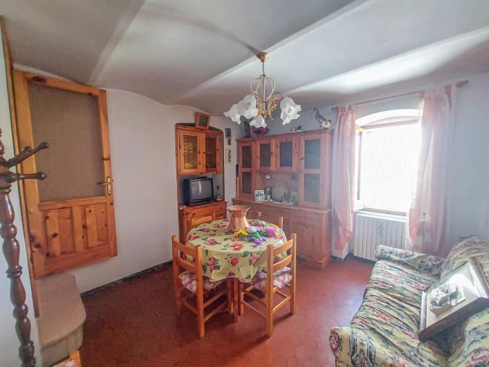 Image No.16-2 Bed Townhouse for sale