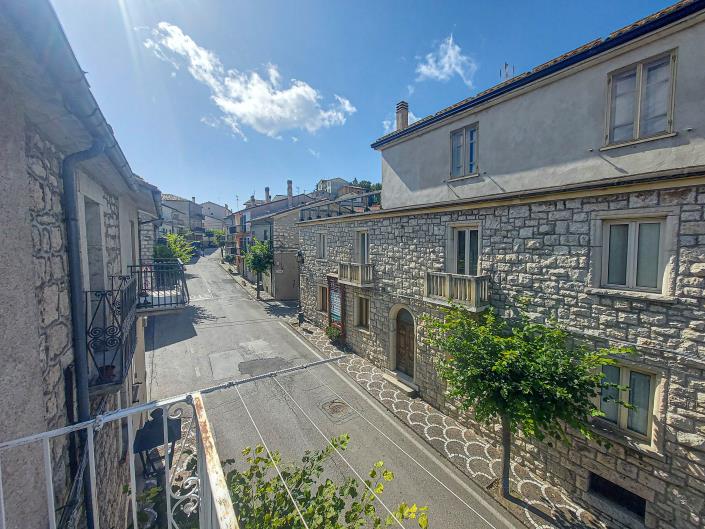 Image No.22-2 Bed Townhouse for sale