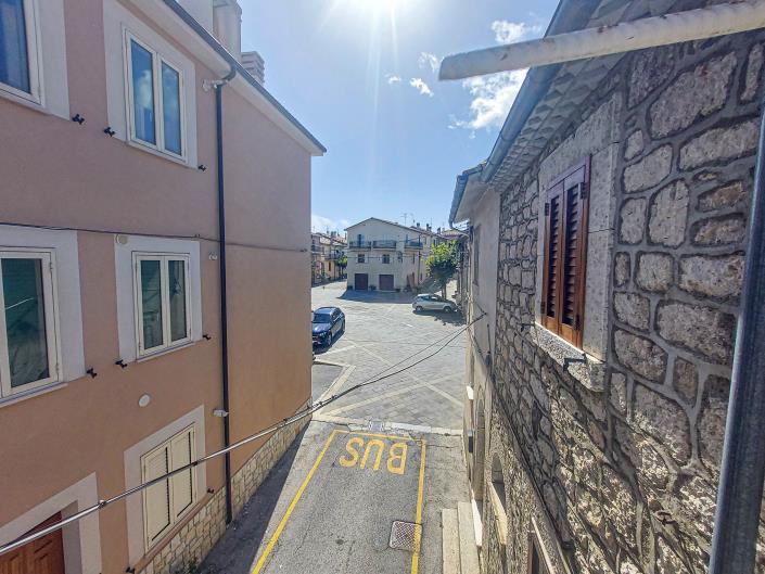 Image No.27-2 Bed Townhouse for sale