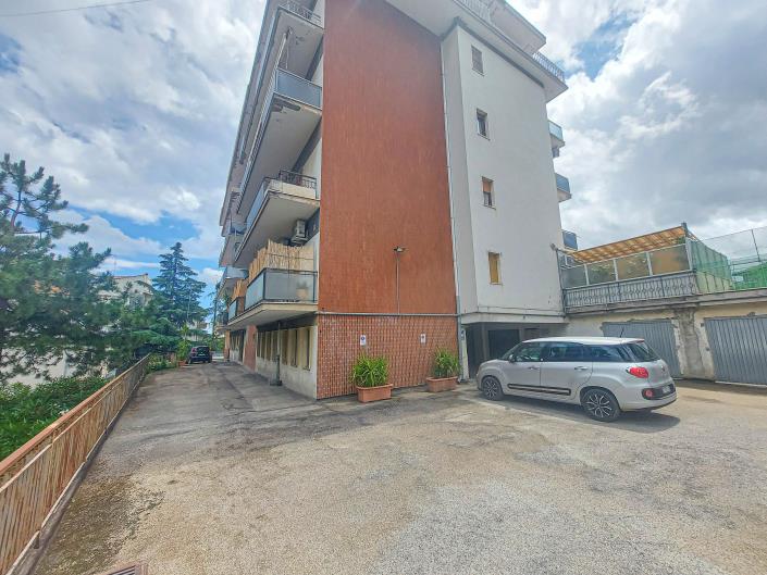 Image No.56-3 Bed Apartment for sale