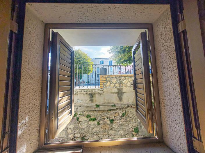 Image No.11-4 Bed Townhouse for sale