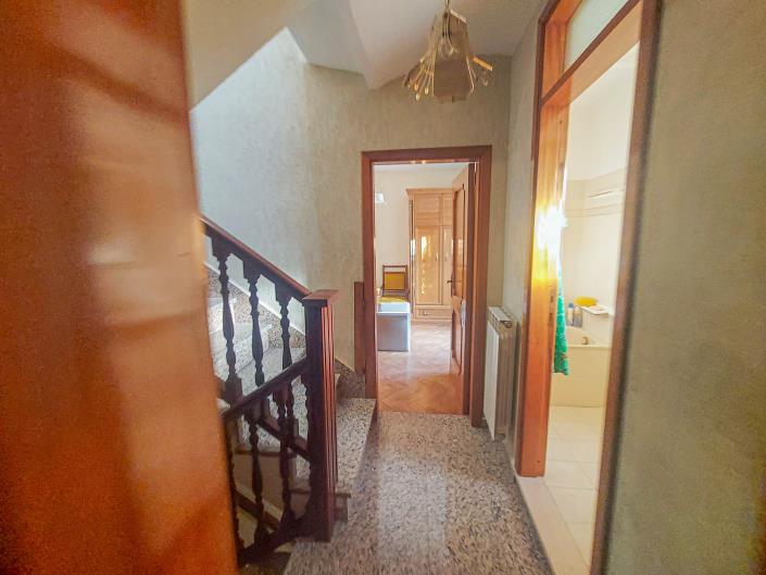 Image No.27-4 Bed Townhouse for sale