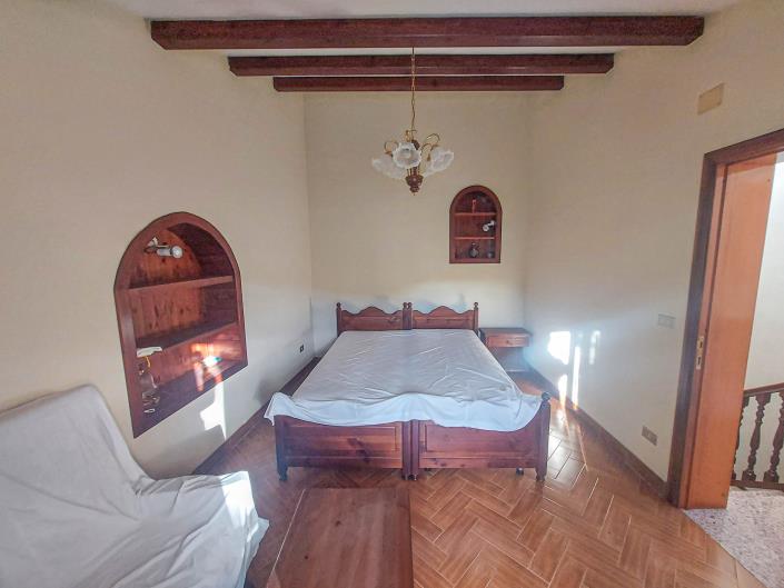 Image No.41-4 Bed Townhouse for sale