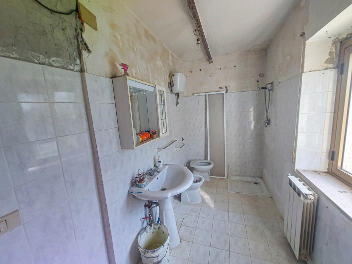 Image No.24-3 Bed Country House for sale