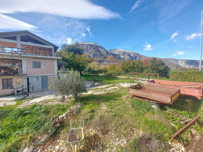 Image No.25-3 Bed Country House for sale