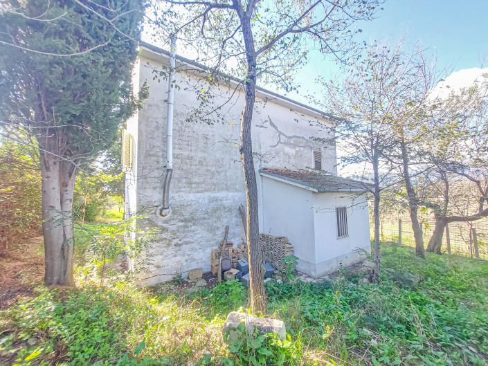 Image No.10-2 Bed Country Property for sale