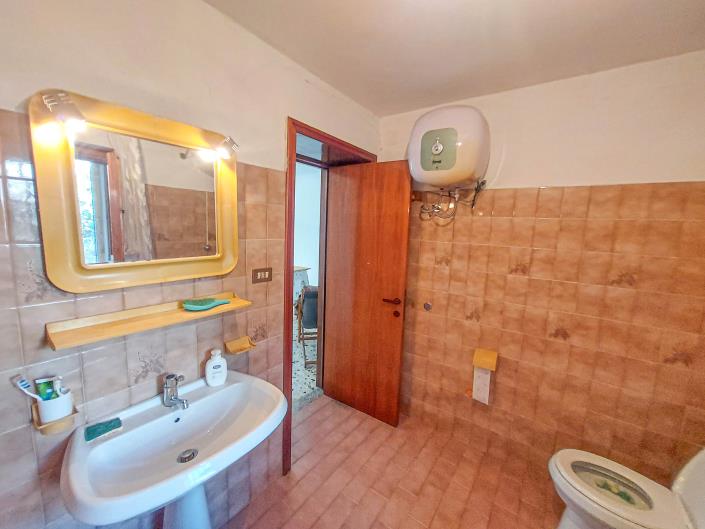 Image No.26-2 Bed Country Property for sale