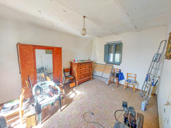 Image No.33-2 Bed Country Property for sale